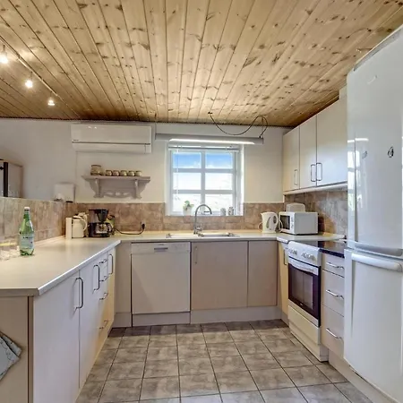 Stunning In With Kitchen Semesterbostad