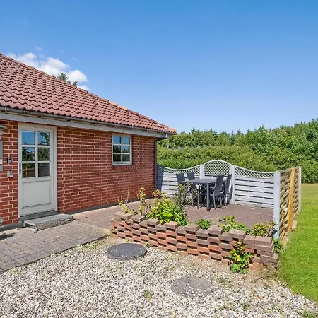 Stunning In With Kitchen