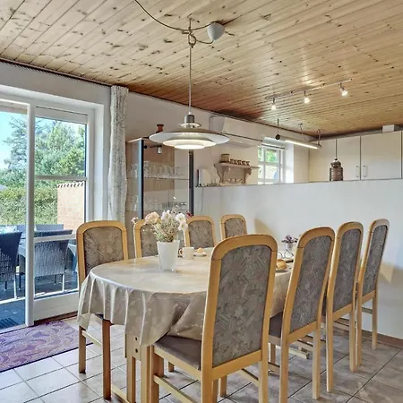 Stunning In With Kitchen Semesterbostad