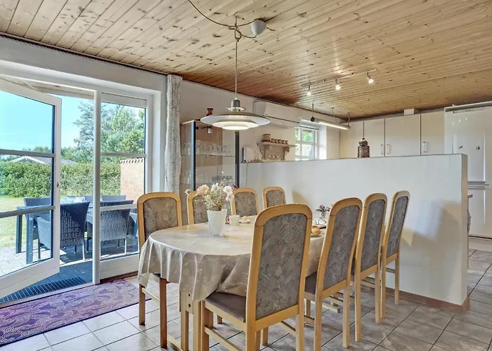Stunning In With Kitchen Сasa de vacaciones