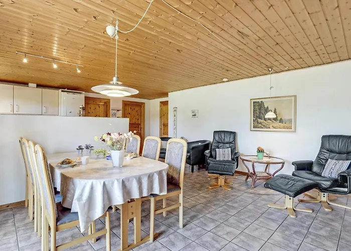 Сasa de vacaciones Stunning In With Kitchen *